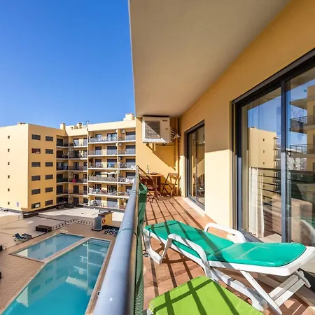 Lesley * Armacao de Pera