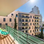 Lesley Apartman